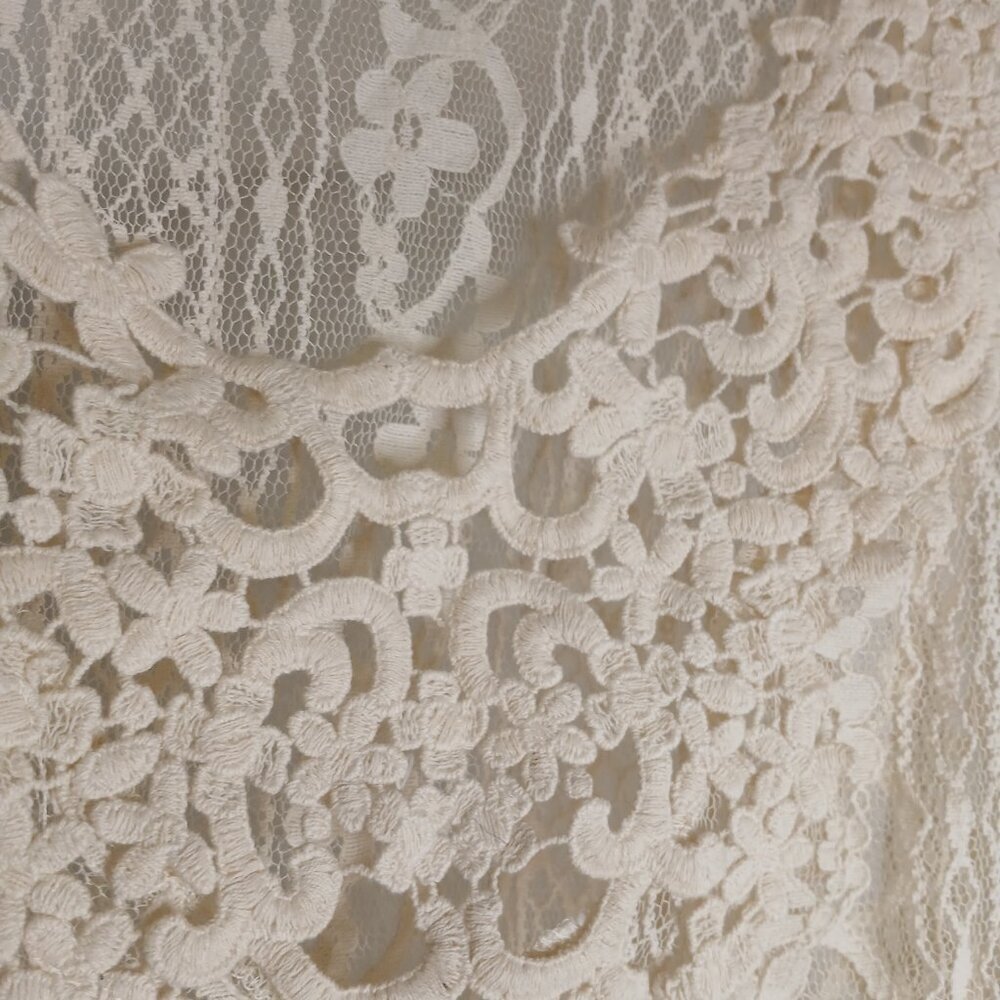Hollister White lace top size small - Picture 3 of 7